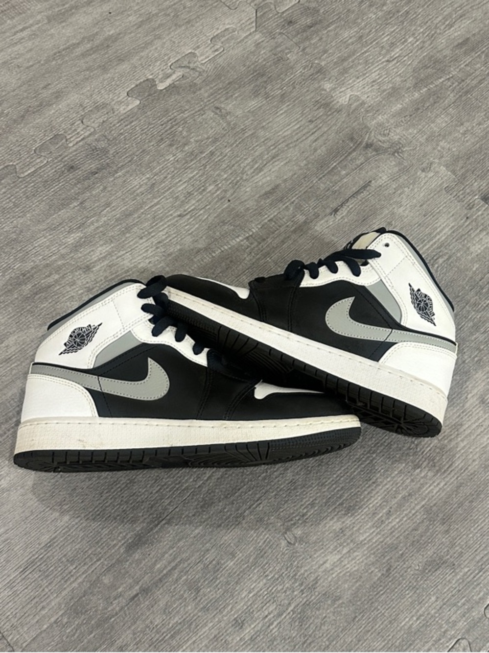 Air Jordan 1 Mid 'White Shadow”